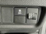 VSA(横滑り抑制)は滑りやすい路面・カーブを走っている時に起こりがちな横滑りをコンピューター制御で抑制し、運転にゆとりをもたらします