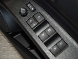 電動格納式ドアミラー・パワーウインドウを装備しています。