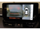 車両を上から見たような映像表示するパノラミックビューモニター付き!