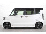 このお車はホンダ純正光脱臭・抗菌加工を納車前に致します。光触媒消臭は光触媒と銀イオンにより消臭とウイルス除菌や抗菌効果のダブル効果で車内を快適に保ちます。