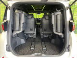 【パワーバックドア】スマートキーや運転席のボタンを押すだけでリアゲートが自動で開閉します!荷物を持っている時や、高い位置にあるバックドアを閉める際に便利な機能です♪