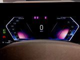 『運転』に対するBMWのこだわりはメーターパネルにも表れております。視野性の良いメーターパネルは疲労感の軽減と、運転の楽しさをもたらしてくれます。