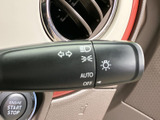 表示が見やすく、レバーの位置や各モードを運転席から確認しやすい設計です。必要なときに手元を確かめやすく、運転中の視線移動を抑えるのに役立ちます。