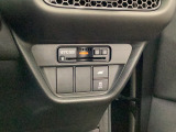 【ETC2.0車載器】料金所での決済だけでなく、渋滞などの道路情報と連動してさまざまなサービスを受けることができる、次世代型のETC車載器を装着しています!