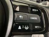 【アダプティブ・クルーズ・コントロール】予め設定した車速内でクルマが自動的に加減速。 前走車との適切な車間距離を維持しながら追従走行し、高速道路でのドライバーの疲労を軽減してくれる嬉しい機能付♪