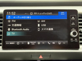FM・AMやBluetooth Audio、USB、スマホ連携など、選べる音源が画面にまとまっています。目的に合わせて切り替えやすく、毎日の移動中もお好みの音楽や情報を楽しめる便利な装備です。