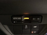 ハンドルの右下にETC2.0がついています。高速道路の料金所の通過も楽々です。 カードの取り出しもしやすい場所についています。
