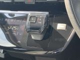 電制シフトは、手首を軽く動かすだけで操作できる、まったく新しい操作感です。