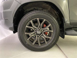 機敏さを引き立てる純正アルミ 265/60 R18 装着!