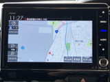 地図上に現在地周辺の道路や施設が表示され、目的地までの道順を確認しやすい画面です。縮尺の調整にも対応しており、初めて訪れる場所への移動をサポートします。