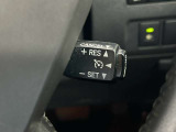 高速道路で便利な【クルーズコントロール】も装着済み。アクセルを離しても一定速度で走行ができる装備です。加速減速もスイッチ操作でOKです。