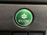 ★ECONスイッチ★ エコドライブを加速しよう!スイッチをONにすると、運転の仕方によるロスを抑え込み燃費をよくするようクルマが頑張ります(*^ー^*)燃費向上にチャレンジ♪
