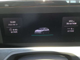 ルームミラーまわりもすっきりとしたデザイン!運転時の前方視界にも配慮されています。
