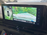 【アラウンドビューモニター】専用のカメラにより、上から見下ろしたような視点で360度クルマの周囲を確認することができます☆死角部分も確認しやすく、狭い場所での切り返しや駐車もスムーズに行えます。