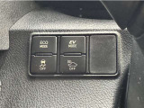 EVモードスイッチが付いているので、早朝・深夜の住宅街や屋内駐車場などで、騒音や排気ガスを気にすることなく走行出来ます。
