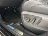 パワーシート搭載。微妙な調整が手軽にでき、ピッタリのポジションで運転することが可能です。