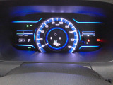 メーターも見易いレイアウトなので安心ドライブをサポートします。