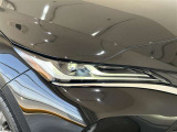 LEDヘッドライトです。デザイン性がよくとても明るいので、夜間の走行や悪天候でも安心です。しかも長寿命!