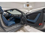 Floor mats with leather piping and double stitching