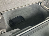トランクフロア下にも充実の収納スペース!