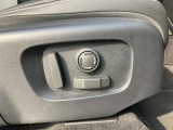 【運転席12ウェイ&助手席10ウェイ電動フロントシート】シート位置の調整、リクライニング、ランバーサポートで最適なポジションをとる事ができます。ストレスのないドライブが楽しめます。