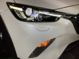 LEDヘッドライト装備!明るい白色光で夜間走行時の高い視認性を確保し、LEDならではの省電力化で低燃費にも貢献しています。