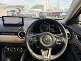 ドライバーが運転に集中しやすいよう、情報を整理したコックピットを採用。視線移動や操作のしやすさに配慮した設計で、日々の運転を快適にサポートします
