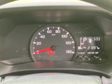 速度計と各種表示が運転席正面にまとまり、走行に必要な情報を確認しやすい配置です。