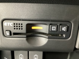 【ETC車載器】もはや必須アイテムのETCを搭載!高速道路のご利用時にとても便利!わずらわしい料金所での現金支払いが不要となりスムーズに通過できます♪