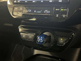 オートエアコンで車内はいつでも快適!エレクトロシフトマチック!シフトレバーはスイッチ感覚で操作出来ます!