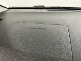 【収納部】パッと手に取りたい小物の置き場に便利。その他、沢山の収納部がございます。