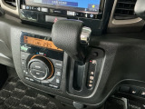 オートマチックシフトレバーは、手になじみ操作しやすい形状で安全運転にもつながります♪
