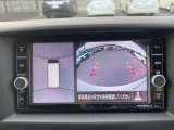クルマを空から見たような映像が映る、アラウンドビューモニターで、車両周辺の安全確認も一目できます!小さなお子様や障害物も確認できるので、運転のしやすさだけではなく事故防止にも役立ちます♪