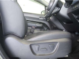 パワーシート搭載。微妙な調整が手軽に出来、最適なポジションで運転することが可能です。