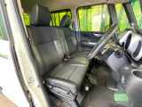 運転席シート廻りは使用感も少なく、良好な状態となっています。丁寧に使われていたことがよくわかりますね。