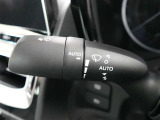 フロントワイパーは雨滴量と車速に応じてワイパーが作動してくれるオートモード付きです♪