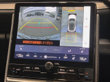 【パノラミックビューモニター】専用のカメラにより、上から見下ろしたような視点で360度クルマの周囲を確認することができます☆死角部分も確認しやすく、狭い場所での切り返しや駐車もスムーズに行えます。