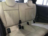 MINIの少し硬めのシートは乗り降りもしやすく、長距離ドライブでも疲れません。