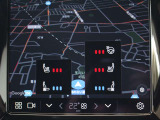 タッチパネルからはシートヒーターの温度調節が可能です 運転席はステアリングヒーターも装備しているため、冬でも手がかじかむことがなく正確にステアリング操作できます