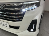 【LEDヘッドライト】ディスチャージヘッドライト(HID)と同等の明るさで、夜道や雨天走行が明るく視界良好!! フォグライトも装備で、安心感さらにUPです♪安心ドライブを楽しんで下さい♪
