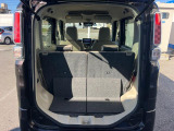 普段のお買い物や通勤、送迎等に十分な荷室スペースを確保しております。セカンドシートを倒すと、大きな荷物の積載も可能です♪
