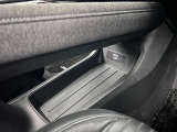 日産メーカーナビ、フルセグTV、AppleCarPlay・Bluetooth機能が付いておりますので快適にドライブを楽しむ事が出来ます。