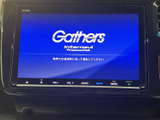 画面上でナビやオーディオなどの項目を確認でき、日常の移動に必要な情報へアクセスしやすい構成です。見やすい位置にまとまり、目的に合わせて機能を使い分けられる便利な装備です。