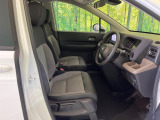 運転席シート廻りは使用感も少なく、良好な状態となっています。丁寧に使われていたことがよくわかりますね。