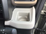 運転席ドリンクホルダーです☆