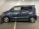 後席プライバシーガラス仕様! 車内が見えにくい設計です。