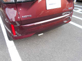 移動物が近づくと知らせてくれるMOD付きです。車の周りを歩いている人や自転車など動いているものを検知してディスプレイへの表示とブザーでドライバーに注意を促します。