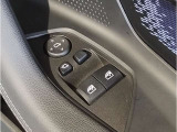 BMWはドアが分厚いです。衝突によりドアがつぶれてしまった場合にも外からいち早くドアを開けれるよう考えられています。数十秒の救出の遅れが命につながりかねない場合、こういった配慮が重要なポイントです。