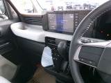 操作しやすい運転席廻り!操作パネルも使いやすい!!ドライブが楽しくなりますっ