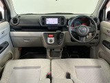 【インパネ】運転のしやすさを最優先に設計された見晴らしの良いフロントビュー。車両間隔が掴みやすく狭い道でも安心♪「安全」と「品質」を最優先に、安心してお乗りいただけるクルマを提供いたします。